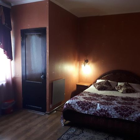 Hotel Gostynnyi Dvir Sharhorod Εξωτερικό φωτογραφία