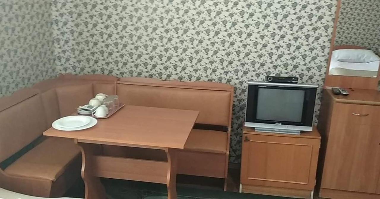 Hotel Gostynnyi Dvir Sharhorod Εξωτερικό φωτογραφία