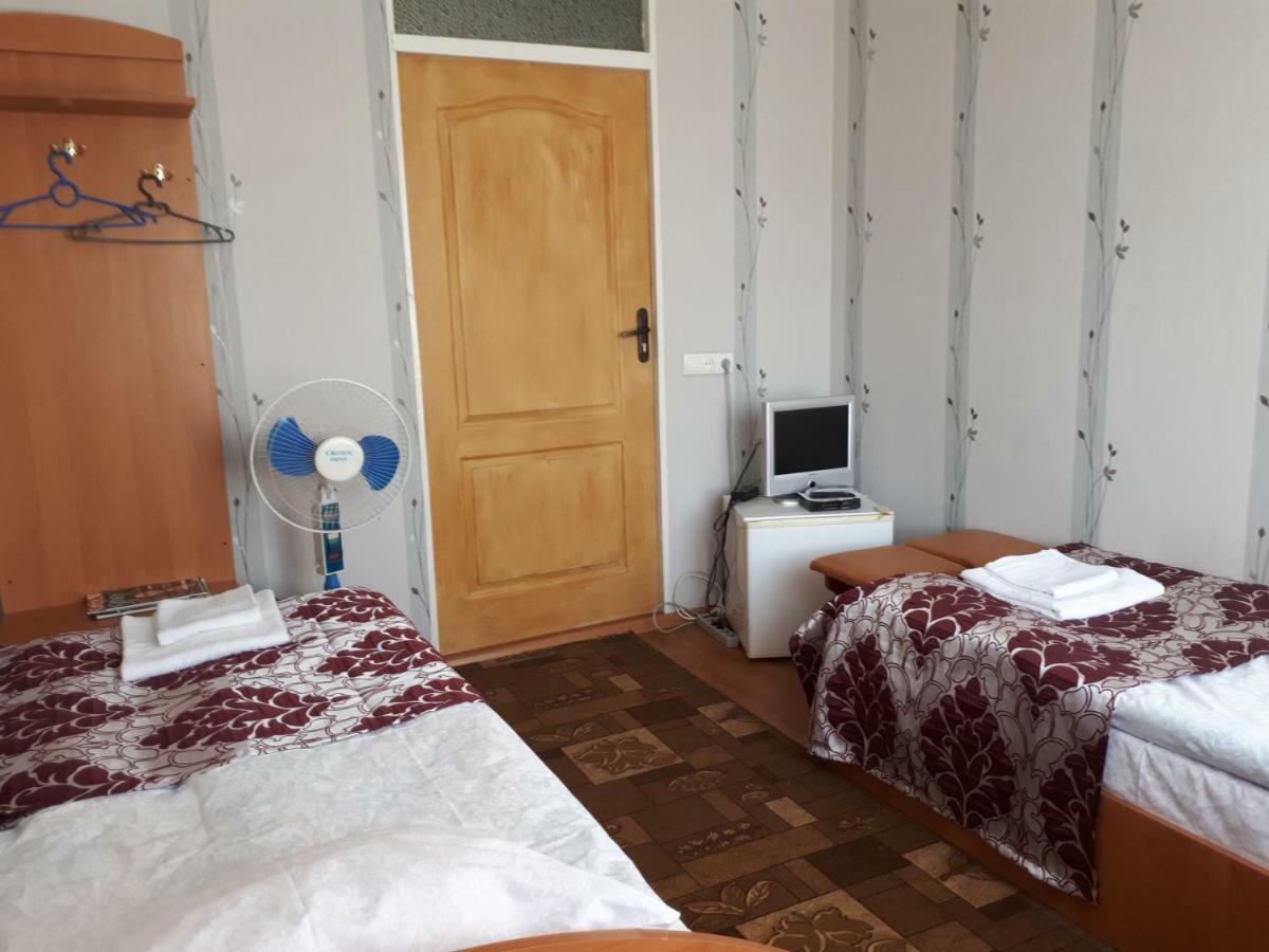 Hotel Gostynnyi Dvir Sharhorod Εξωτερικό φωτογραφία