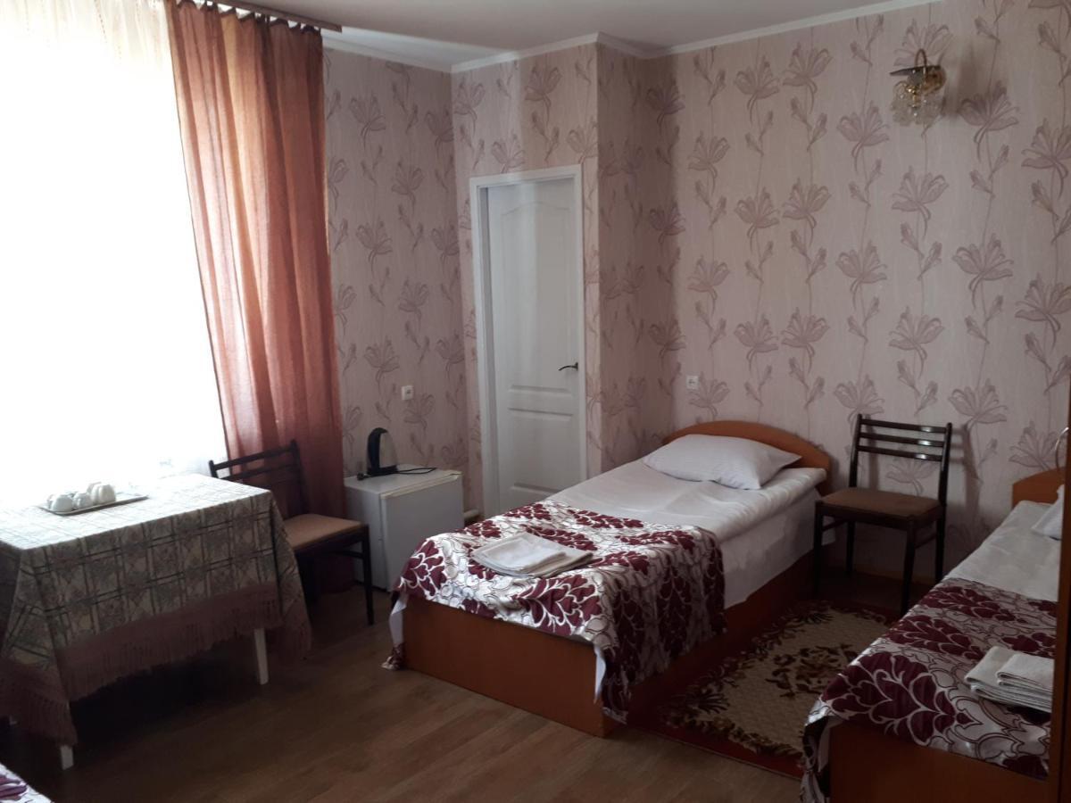 Hotel Gostynnyi Dvir Sharhorod Εξωτερικό φωτογραφία