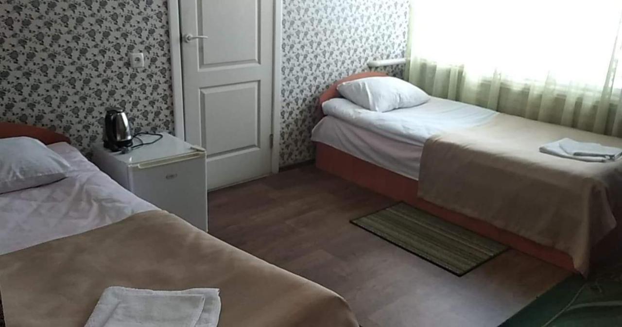 Hotel Gostynnyi Dvir Sharhorod Εξωτερικό φωτογραφία